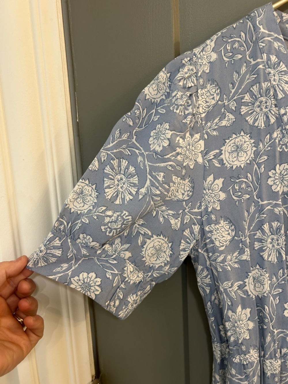 Casa Cabana Blue Floral Button-Front Midi Dress Women’s size Medium New! - Picture 4 of 8